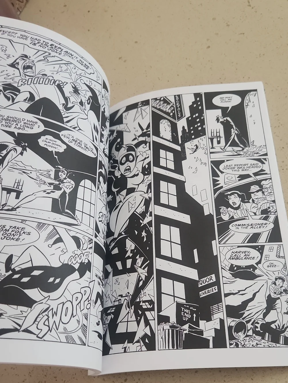 DC Comics Batman: Mad Love Featuring Harley Quinn Coloring Book